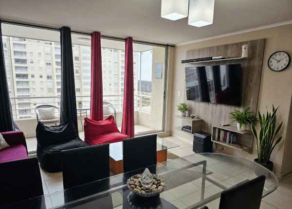 Dormitorio matrimonial del departamento con vista al mar en Algarrobo